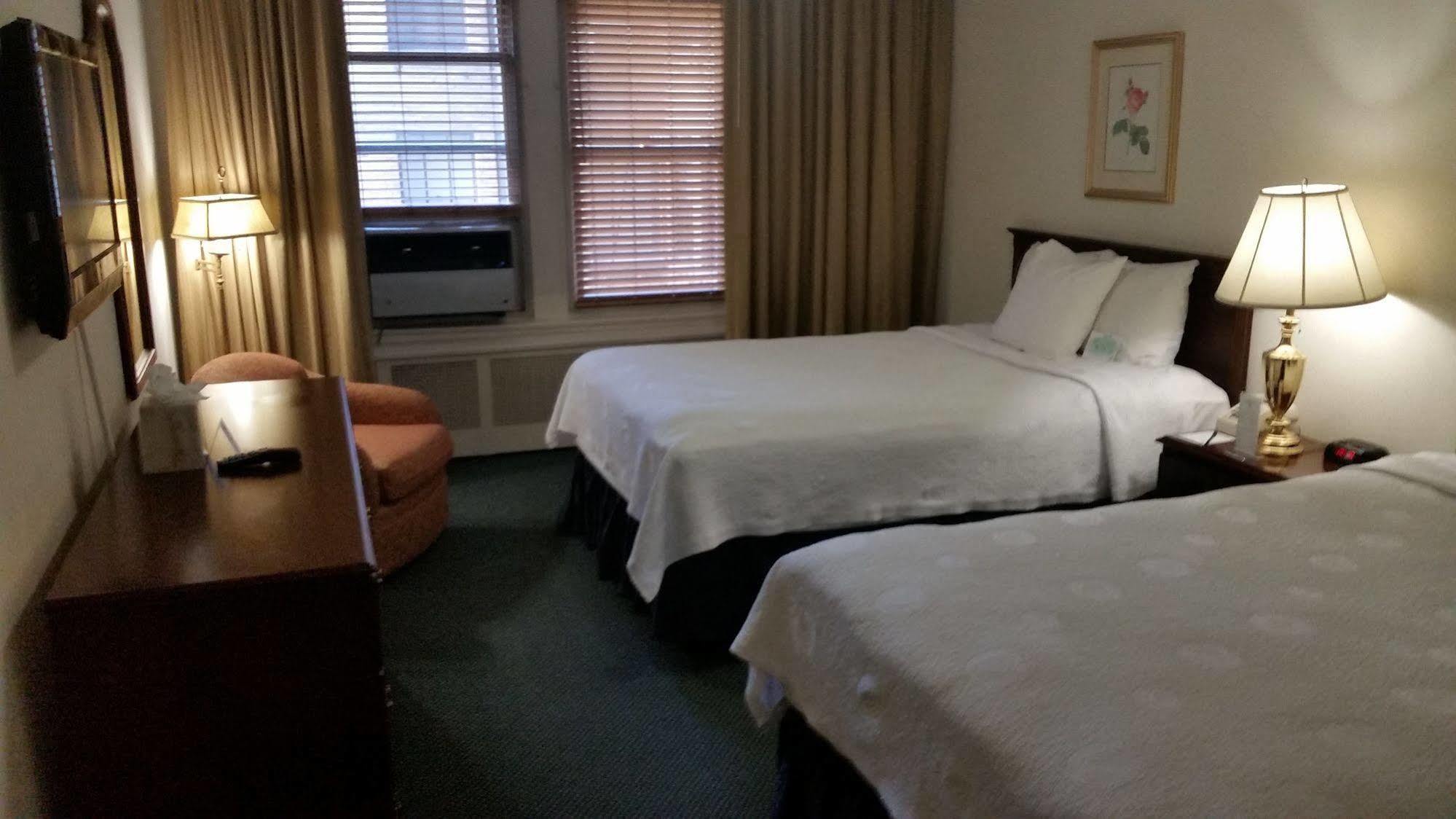 Salisbury Hotel Нью-Йорк Экстерьер фото